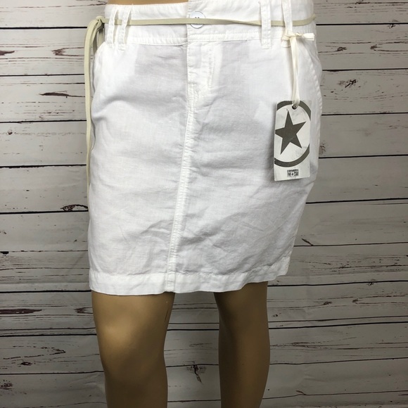 Converse Woman’s Linen Mini Skirt with Pockets - Picture 2 of 8